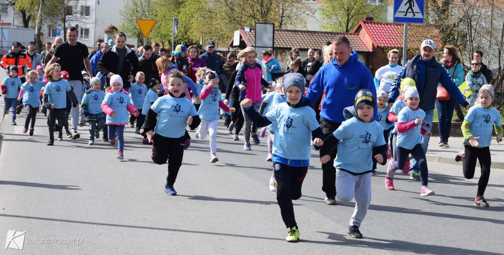 Młodzi zawodnicy na Biegu Mikrutów