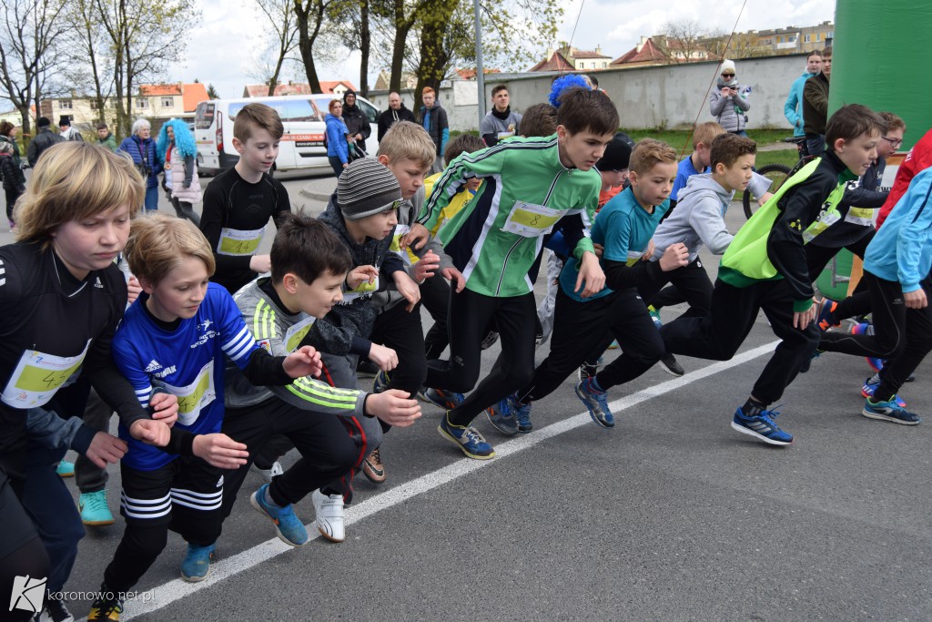 Młodzi zawodnicy na Biegu Mikrutów