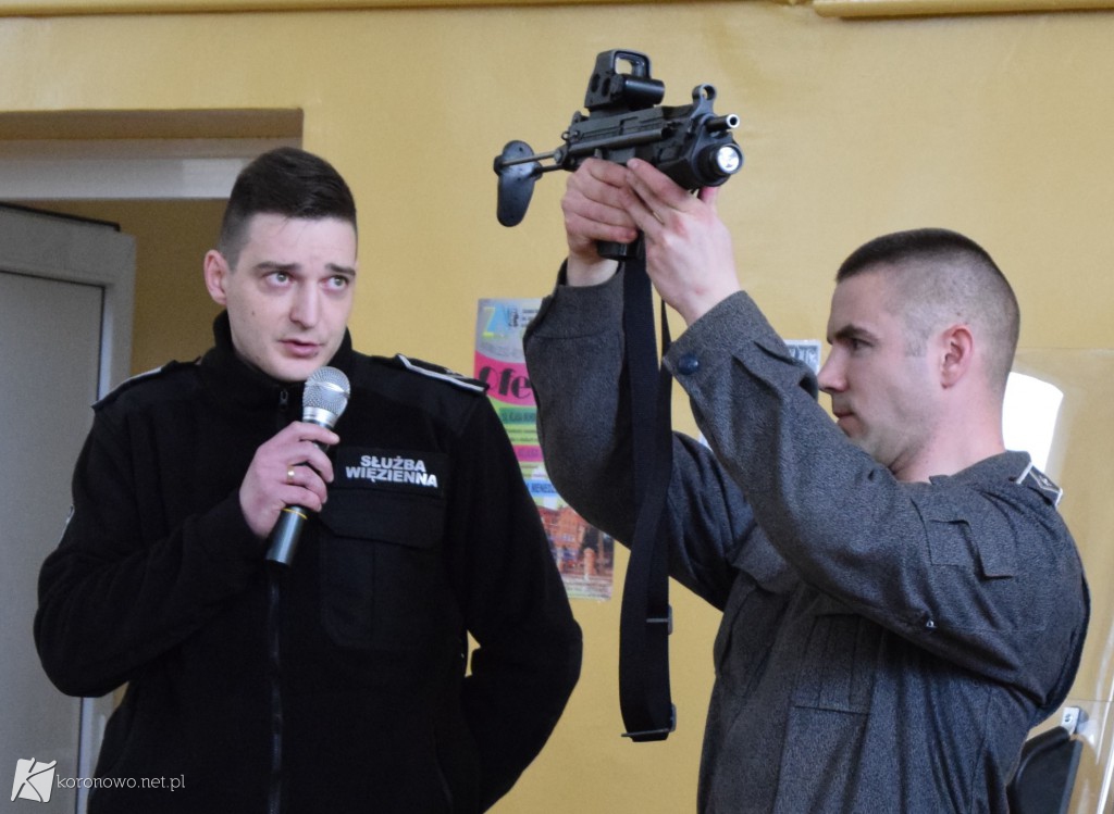 Pokazy w koronowskim liceum