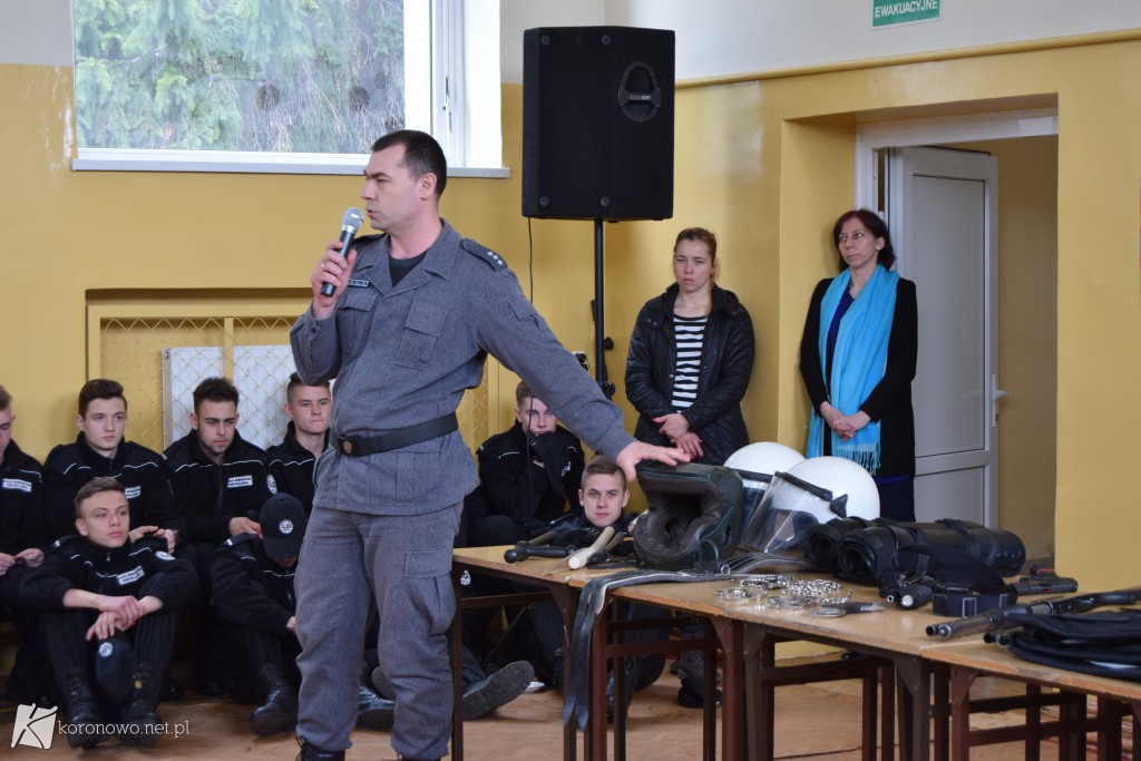 Pokazy w koronowskim liceum