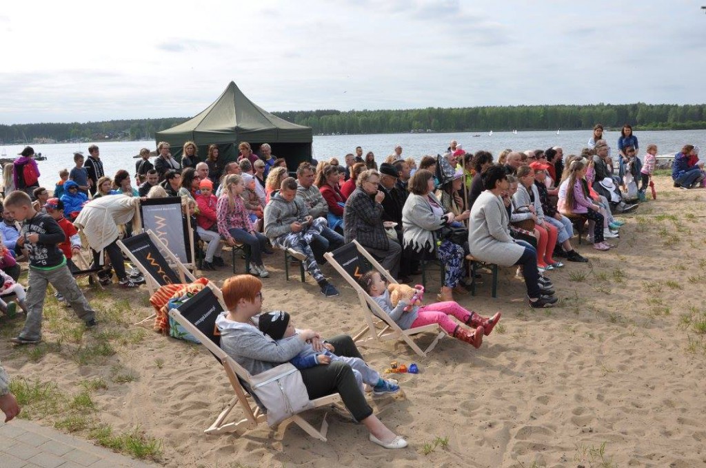 T jak Teatr na plaży w Pieczyskach