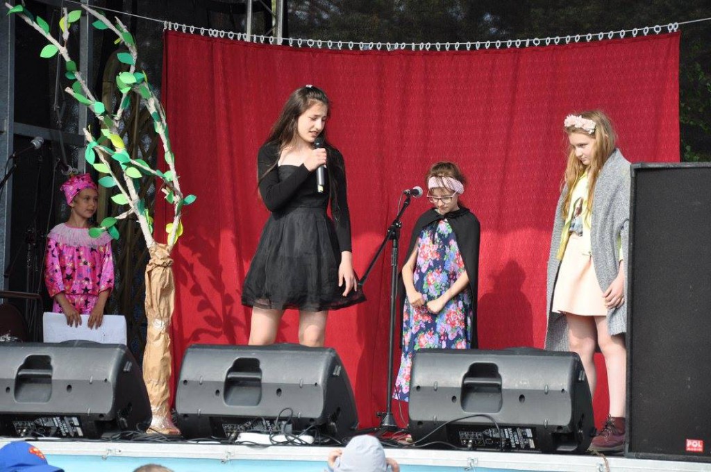 T jak Teatr na plaży w Pieczyskach