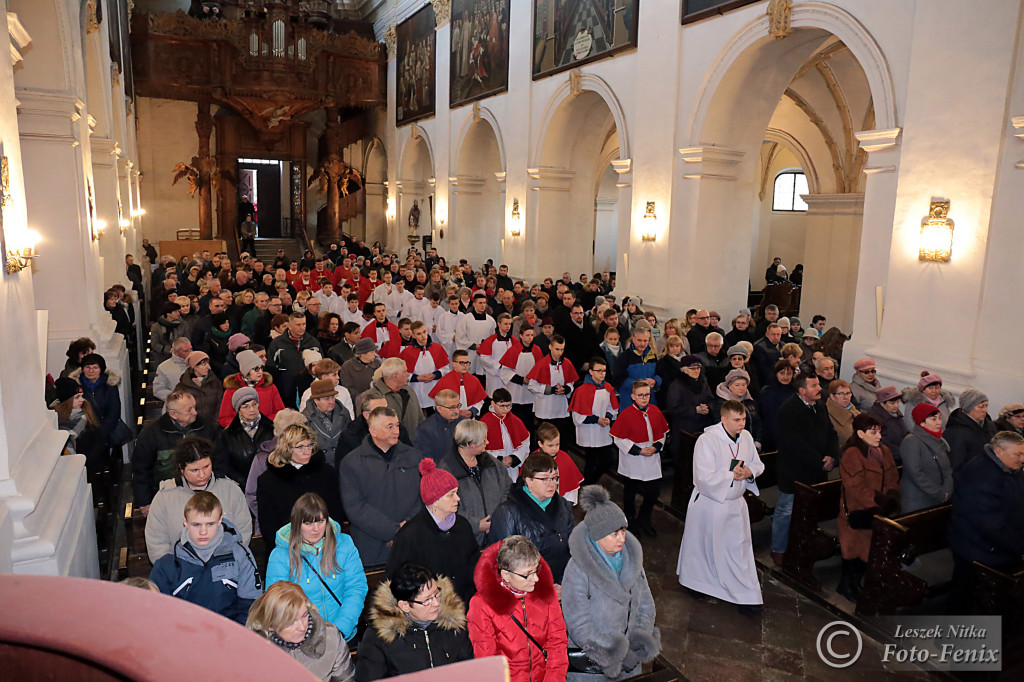 Wielki Piątek w koronowskiej bazylice