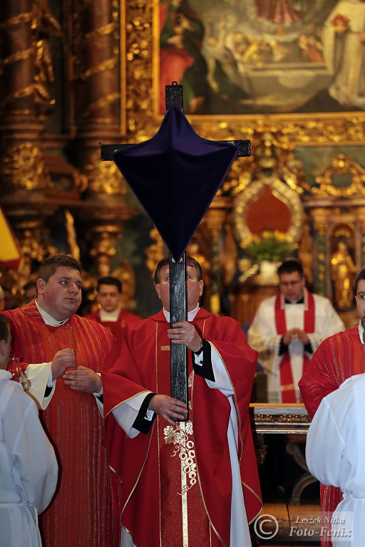 Wielki Piątek w koronowskiej bazylice