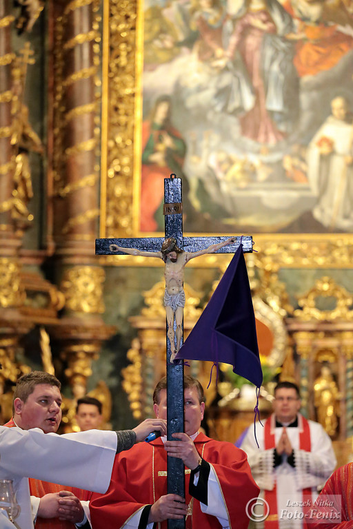 Wielki Piątek w koronowskiej bazylice