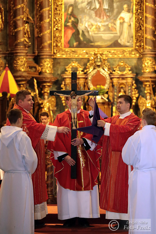 Wielki Piątek w koronowskiej bazylice