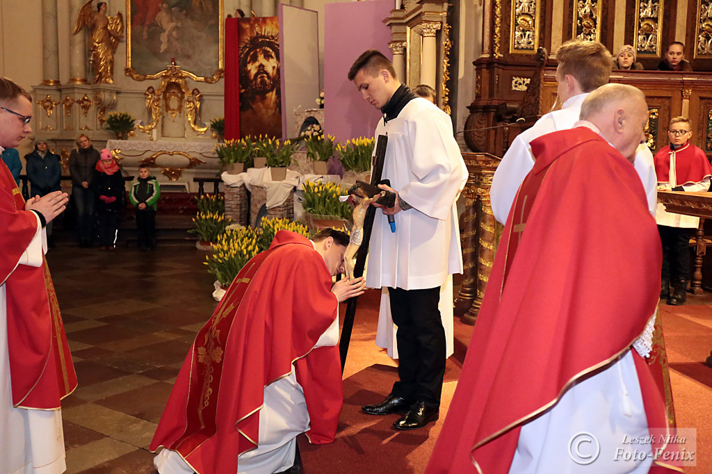 Wielki Piątek w koronowskiej bazylice