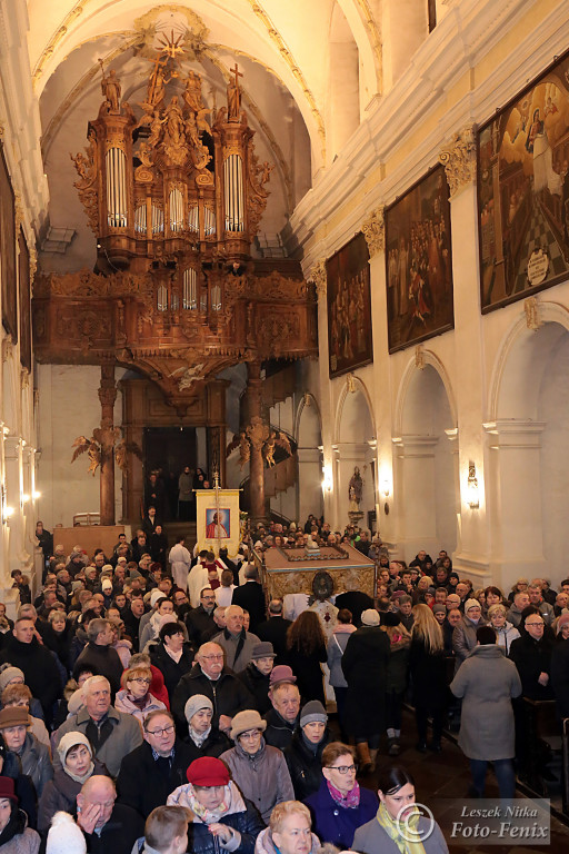 Wigilia Paschalna i procesja