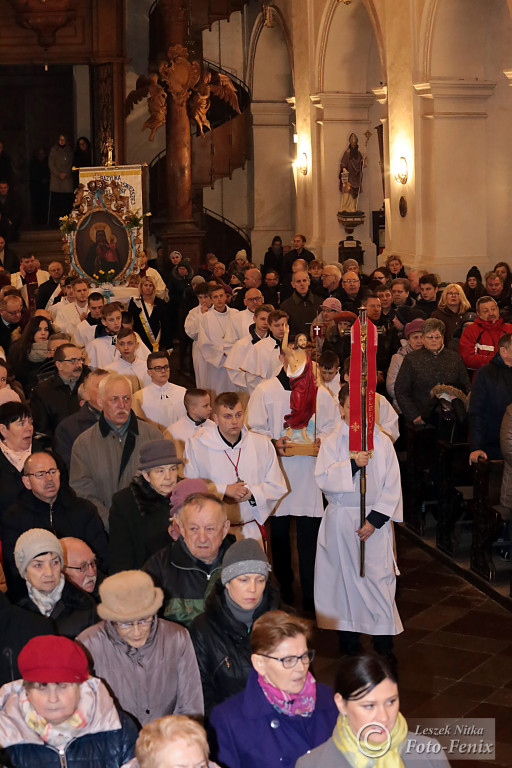 Wigilia Paschalna i procesja