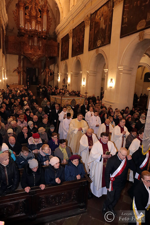 Wigilia Paschalna i procesja