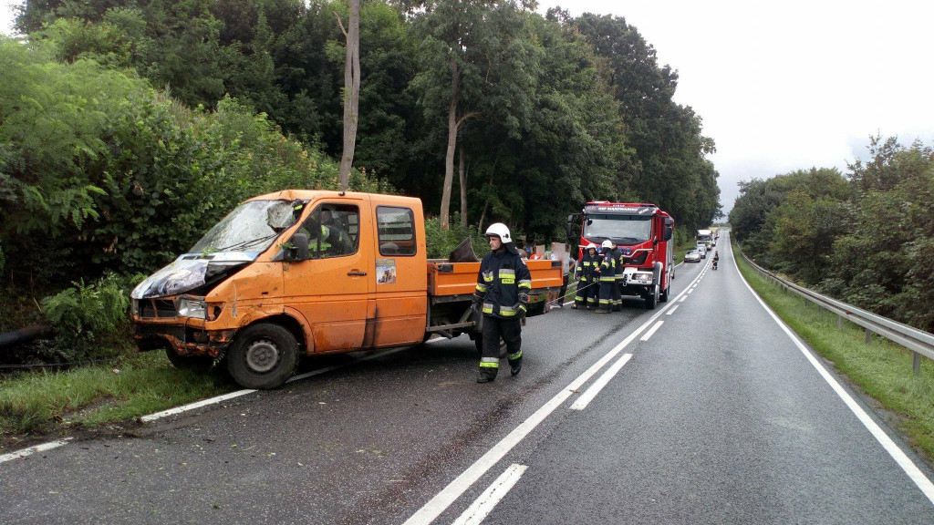Kolizja drogowa w Buszkowie