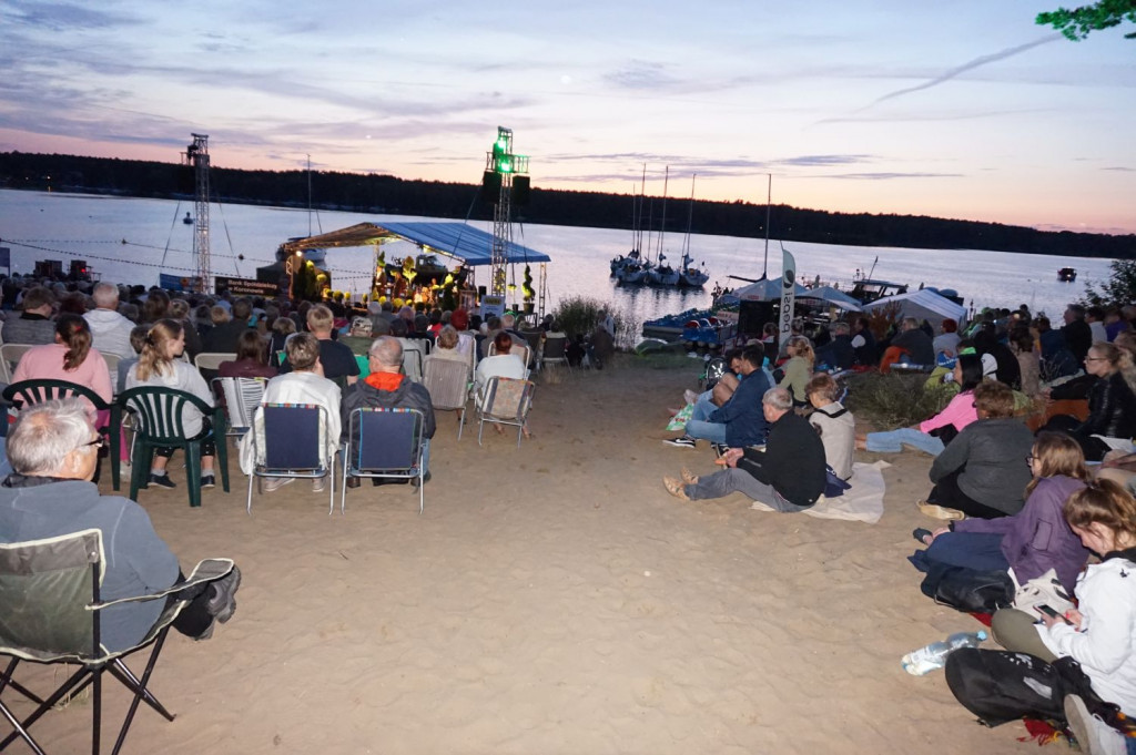 Arie na plaży w Pieczyskach