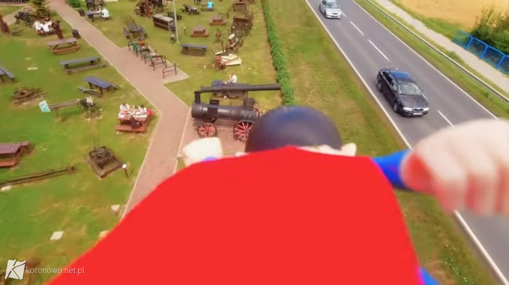 Superman wizytuje plażę w Pieczyskach, a następnie przybywa do Stopka Rożen! [VIDEO]