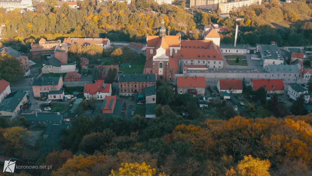 Lot dronem w kolegiacie pw. Wniebowzięcia NMP