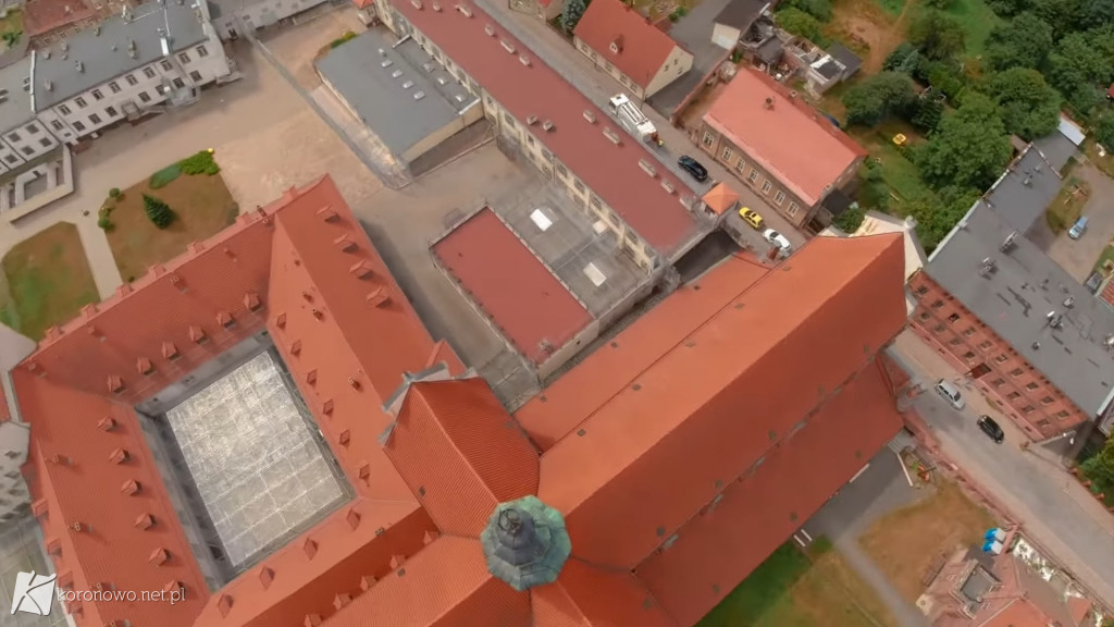 Lot dronem w kolegiacie pw. Wniebowzięcia NMP