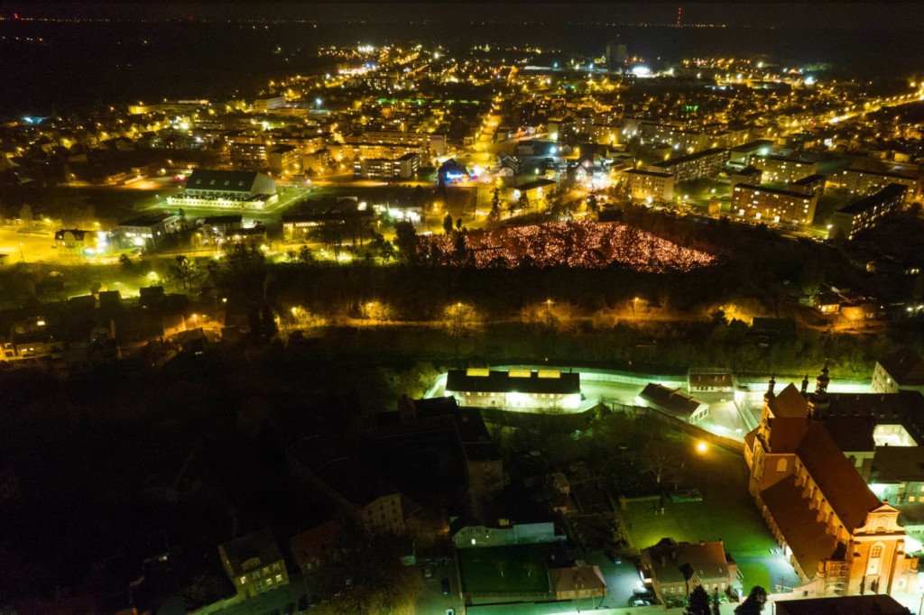 Tysiące zniczy na cmentarzach w Gminie Koronowo