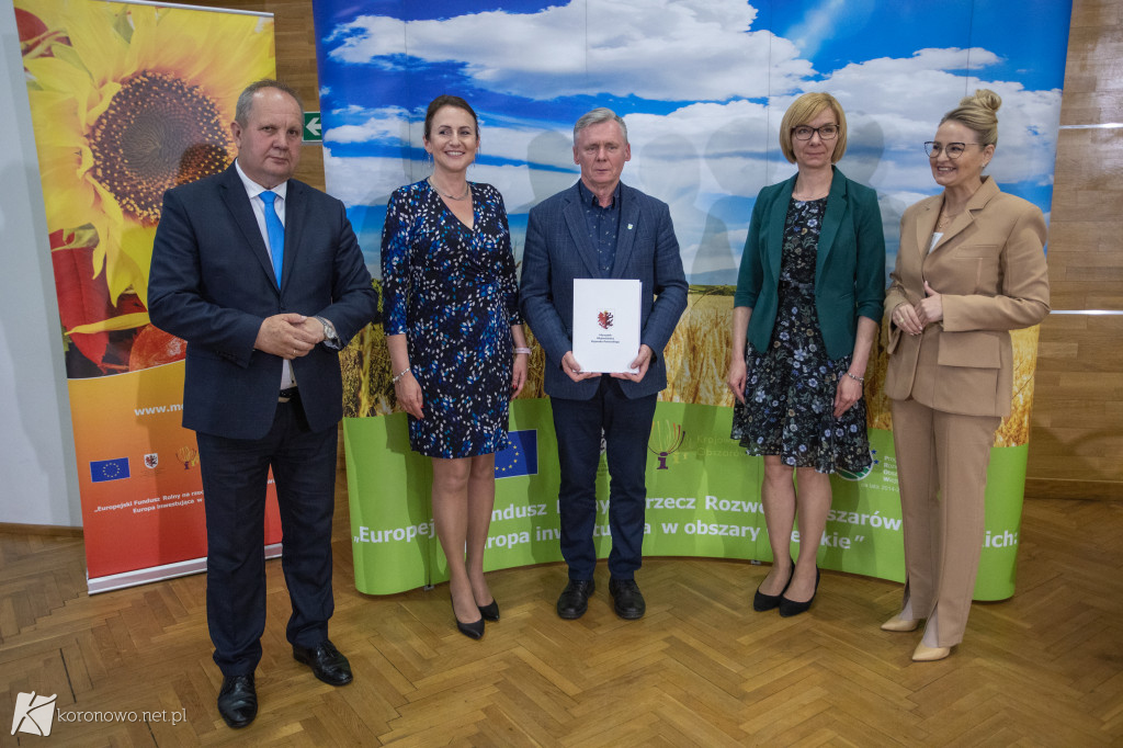 Urząd Marszałkowski wręczył dotacje. Ile otrzymała Gmina Koronowo?