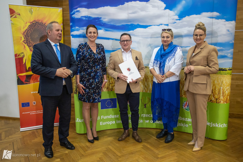 Urząd Marszałkowski wręczył dotacje. Ile otrzymała Gmina Koronowo?