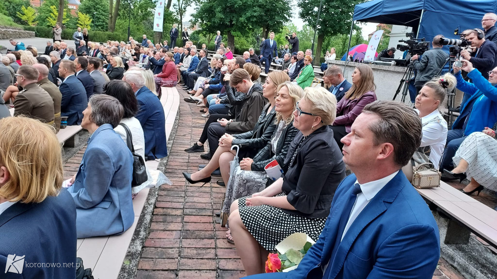 Stowarzyszenie Łatwo Pomagać odebrało wyróżnienie z rąk marszałka!