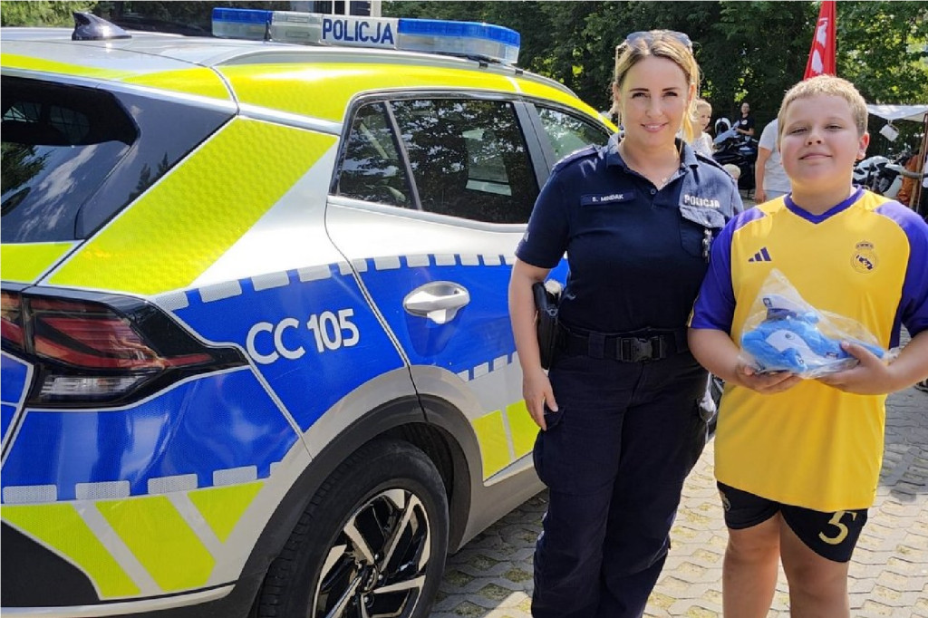 Koronowscy policjanci na charytatywnym festynie w Pieczyskach
