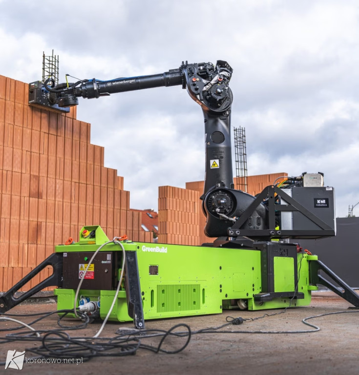 Mur z tabletu: w Koronowie pracuje pierwszy robot murarski w Polsce [FOTO,VIDEO]