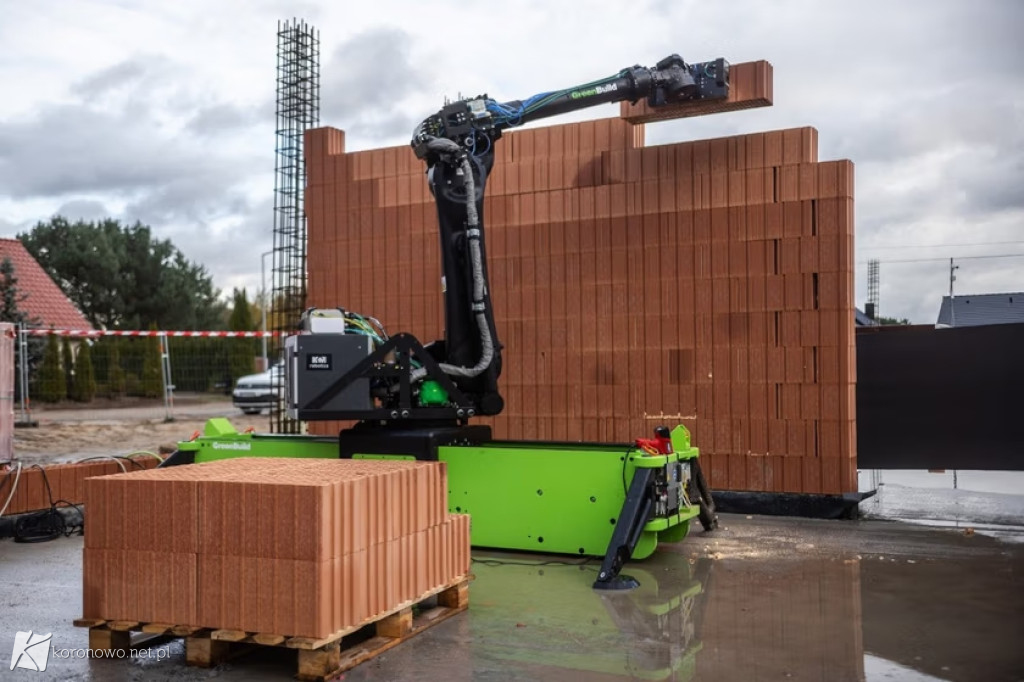 Mur z tabletu: w Koronowie pracuje pierwszy robot murarski w Polsce [FOTO,VIDEO]