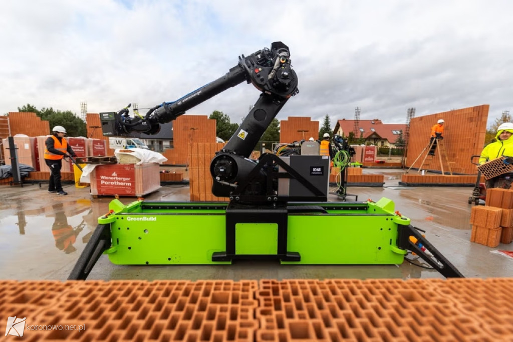 Mur z tabletu: w Koronowie pracuje pierwszy robot murarski w Polsce [FOTO,VIDEO]