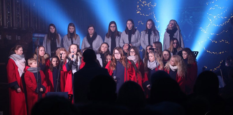 Koncert Niezwykłych kolęd w koronowskiej bazylice (fot. Studio Rozalia)
