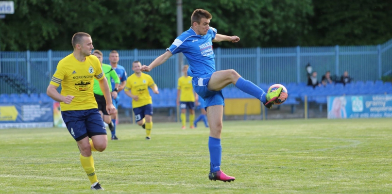 Piłkarze Victorii mają zapewnioną już czwartą lokatę w lidze fot. Tomasz Kwasigroch