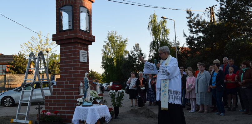 Uroczystego poświęcenia dokonał proboszcz koronowskiej parafii ks. Ryszard Hirsz