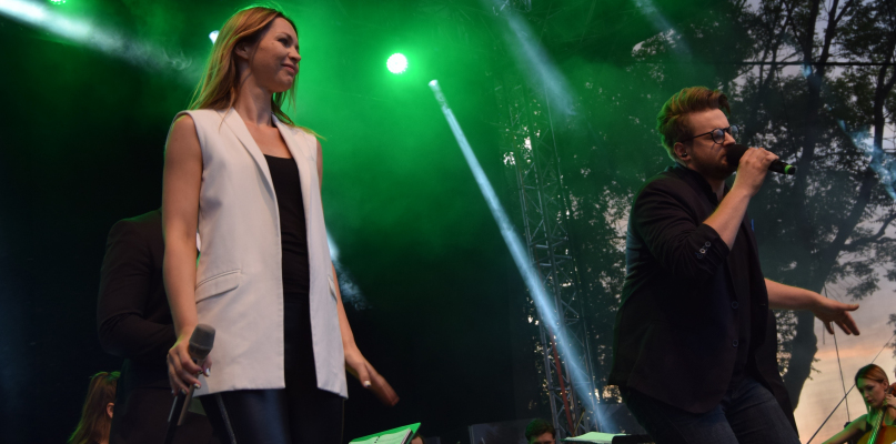 Gwiazdą sobotniego wieczoru była Poznańska Orkiestra Symfoniczna wraz z wokalistami programu Jaka to melodia fot. IN