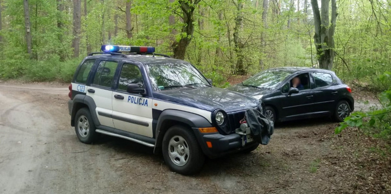 Policja oraz służby Lasów Państwowych apelują o zachowanie zasad bezpieczeństwa podczas przebywania i korzystania z walorów terenów leśnych mając na uwadze podwyższony stopień zagrożenia pożarowego fot. policja