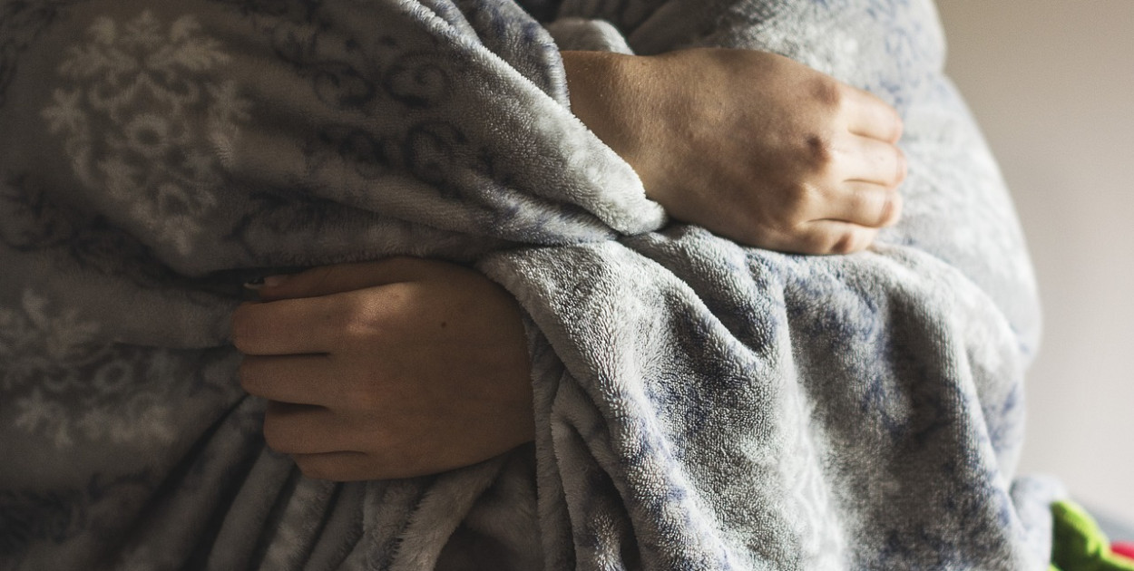 Marzniesz, choć inni nie? Sprawdź, czy nie masz tego schorzenia!