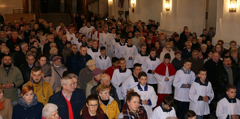 Koronowscy parafianie bardzo tłumnie uczestniczyli w uroczystościach fot. Leszek Nitka