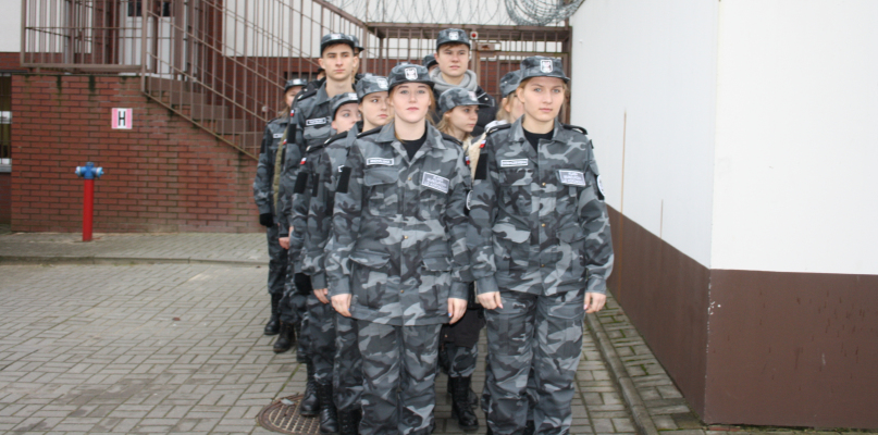 Kształcenie młodzieży z klas mundurowych odbywa w duchu wartości patriotycznych fot. LO Koronowo
