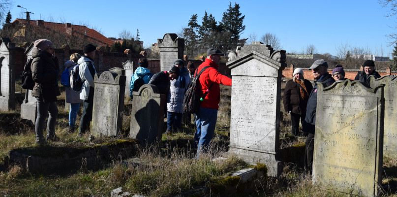 Uczestnicy mieli m.in. okazję zobaczyć najlepiej zachowany cmentarz żydowski w województwie kujawsko-pomorskim fot. redakcja