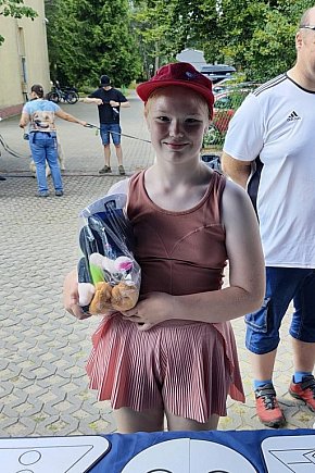 Koronowscy policjanci na charytatywnym festynie w Pieczyskach-647
