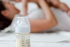 Groźna bakteria w mleku dla niemowląt. Nie podawaj dzieciom!-10107