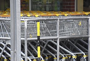 Czy 1 listopada zrobisz zakupy? Ten weekend zaskoczy wielu klientów-14086