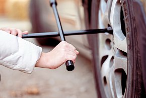 Z pozoru drobiazg, a może skończyć się tragedią. Urząd ostrzega kierowców-14132