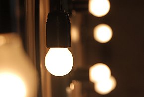 Rachunki za prąd pójdą w dół. Rząd usuwa opłatę doliczaną od lat-14278