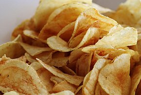 Podatek tłuszczowy uderzy w przekąski? Posłowie pokazują projekt-14343