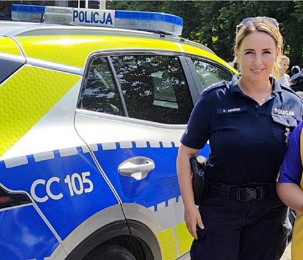 Koronowscy policjanci na charytatywnym festynie w Pieczyskach-13619