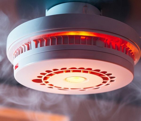 Rewolucja w przepisach pożarowych. Nowe obowiązki dla właścicieli domów i firm-14072