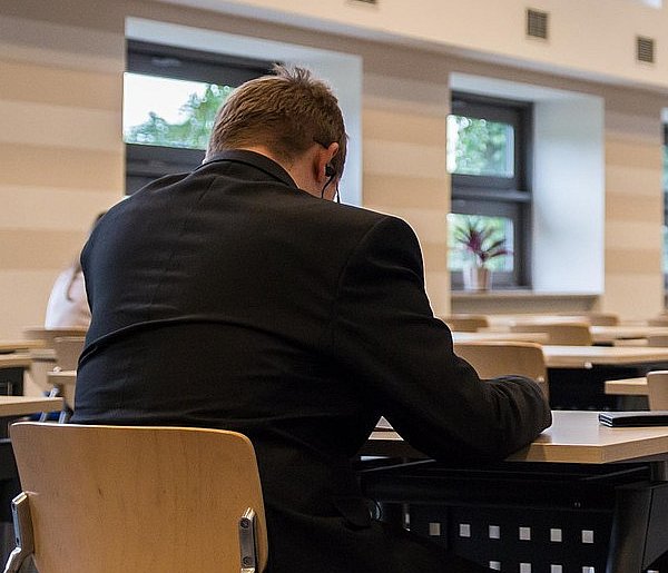 Zmiany w przepisach o wynagrodzeniach. Zapłacą za gotowość do pracy-14101