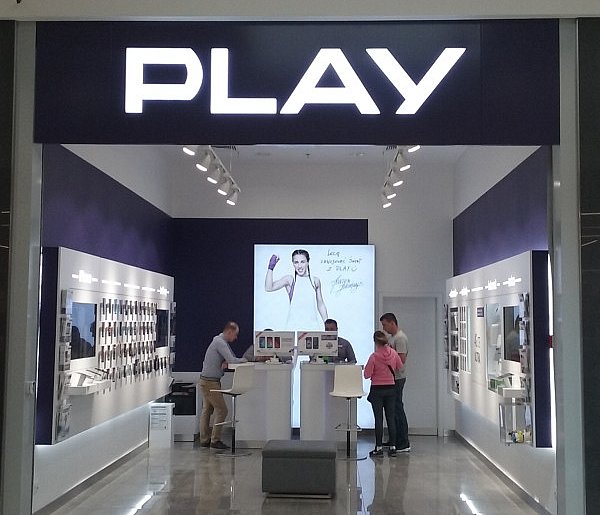 Potężna kara dla Play. Sieć ma zwrócić klientom pobrane środki-14345