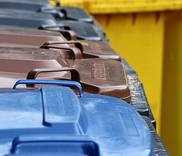 Fioletowe worki na odpady. Oto, co powinno tam trafiać-14508